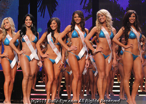 2011-hooters-swimsuit-pageant-34