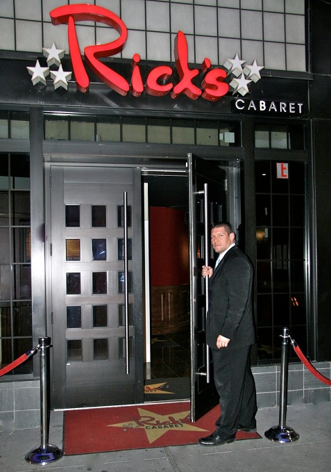 4-ricks-cabaret-nyc-entrance-doorman-carlos