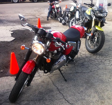 triumph-thruxton-2 triumph-thruxton-2