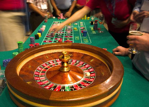 roulette table and players